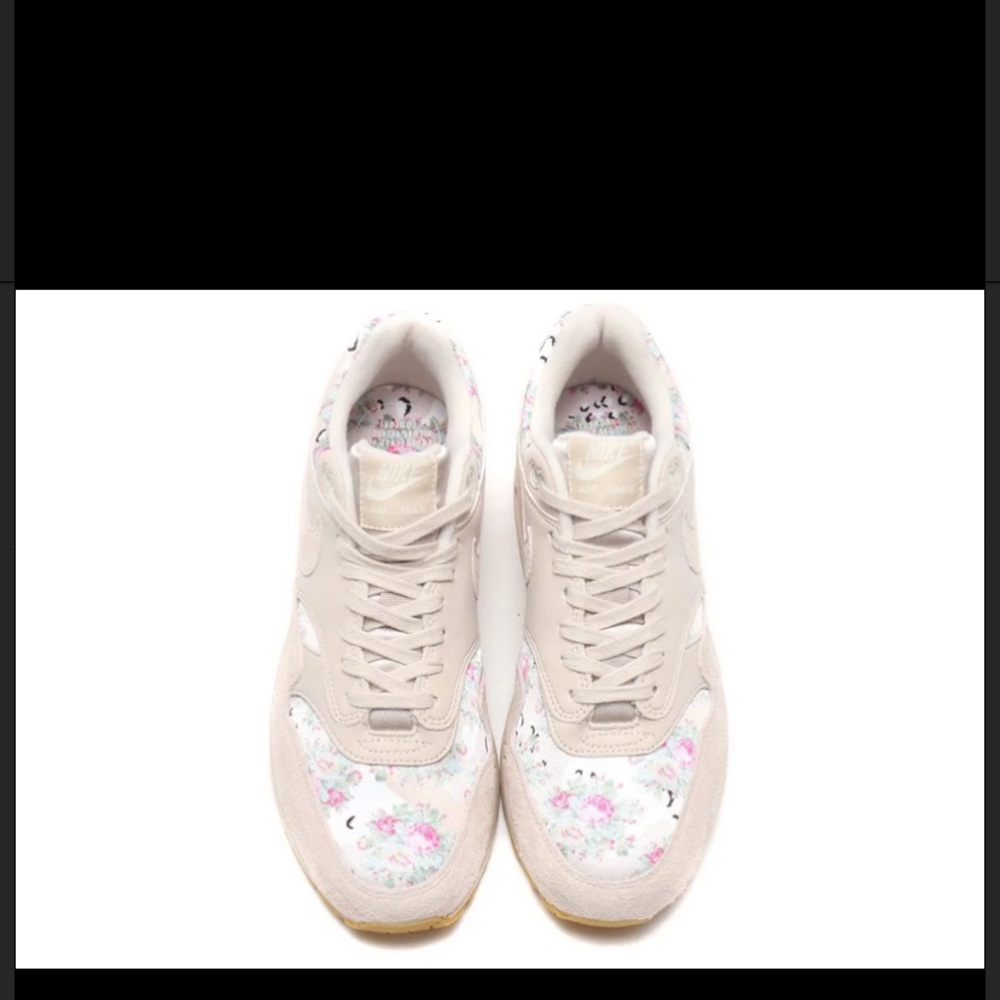 Nike Air Max 1 floral design